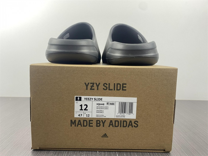 YEEZY Couple beach coconut volcano black HQ6448