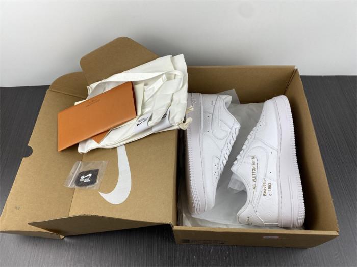 NIKE AIR FORCE1’07 SNEAKERS WHITE