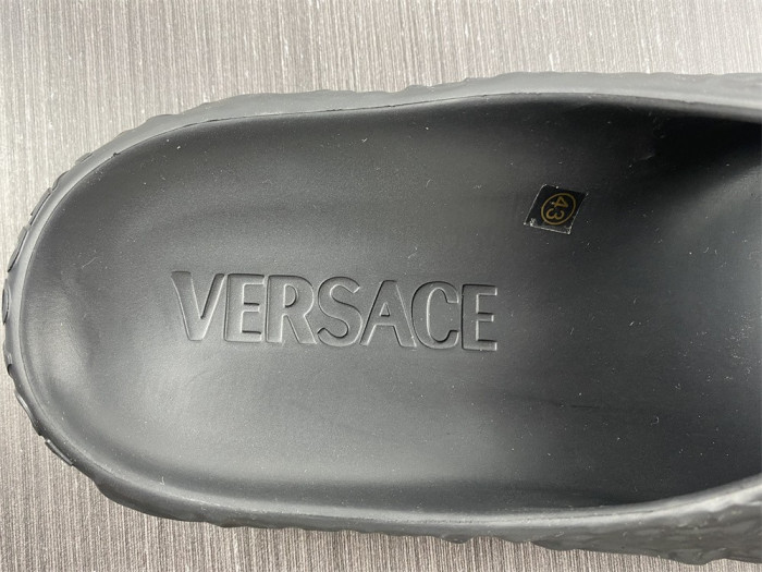 VER*SACE SLIPPERS