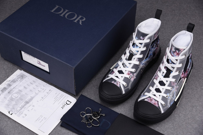 D10R B23 Oblique High Top Sneaker