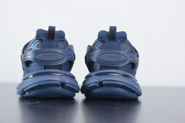 BLCG Track Trainer Dark Navy 542023 W2LA1 4107