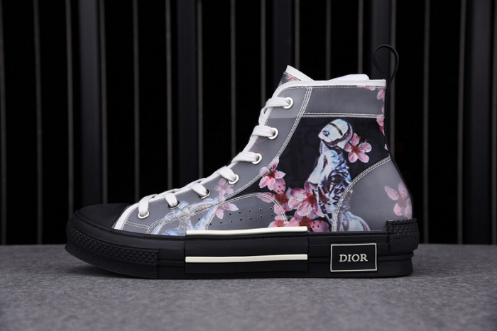 D10R B23 Oblique High Top Sneaker