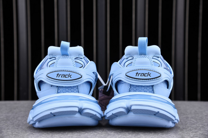 BLCG Track Trainer light blue 542023 W2LA1 4800