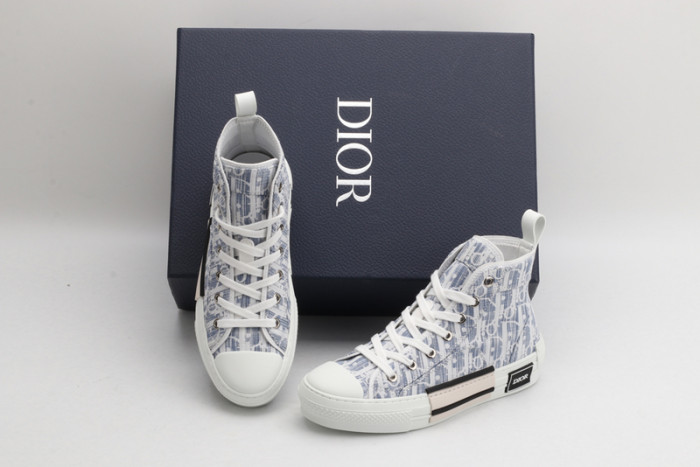 D10R B23 Oblique High Top Sneaker