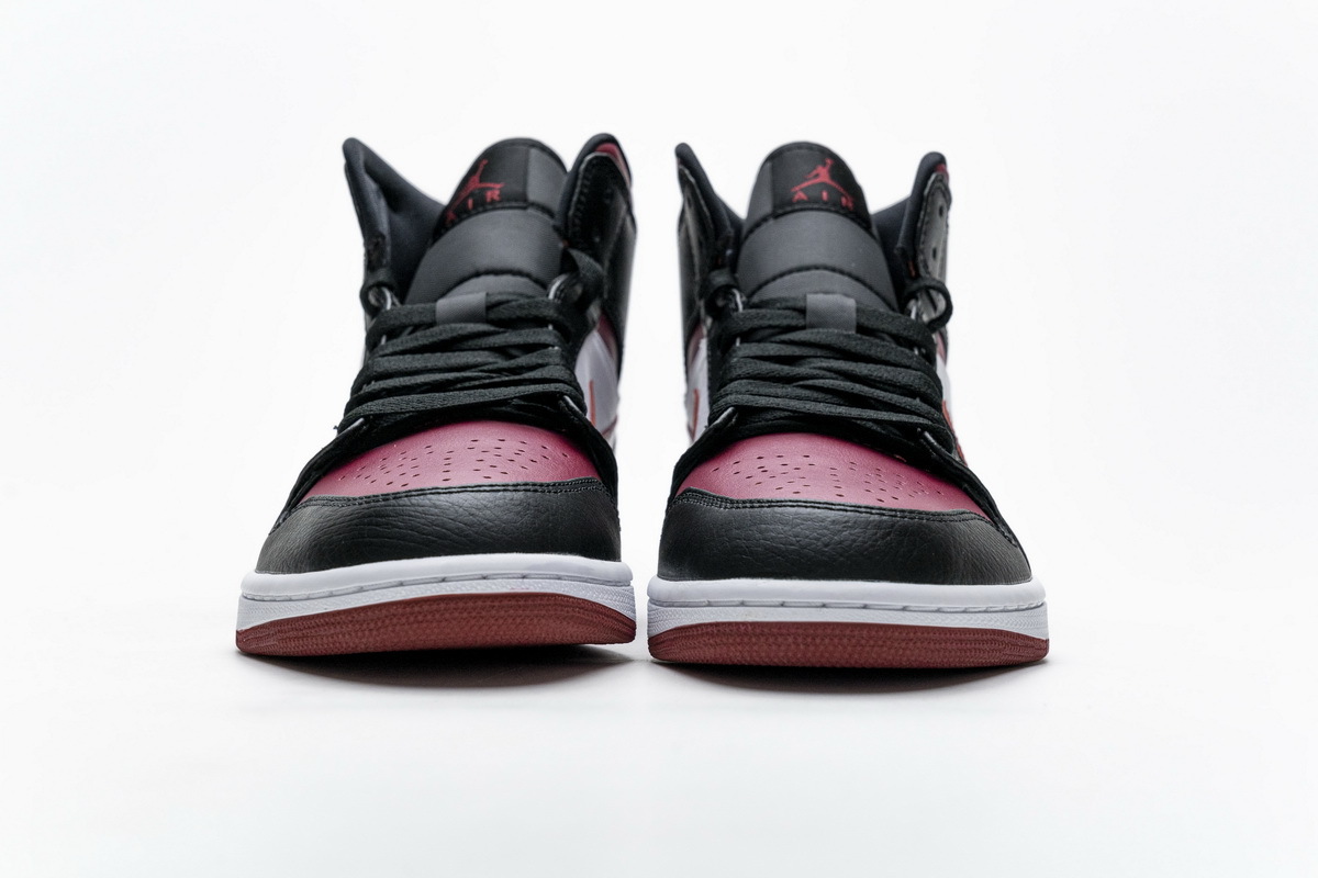 Air Jordan 1 Mid Bred Toe