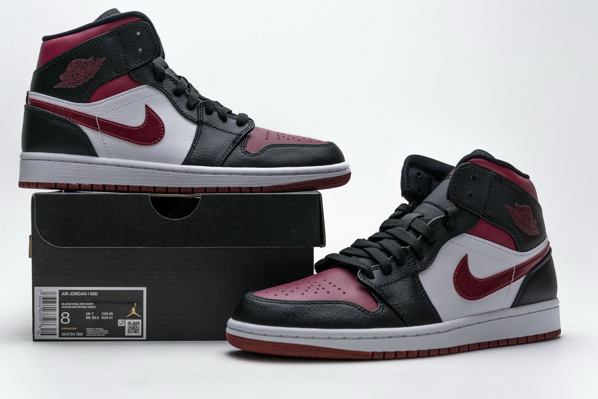 Air Jordan 1 Mid Bred Toe