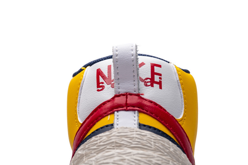 Nike Blazer Mid sacai Snow Beach