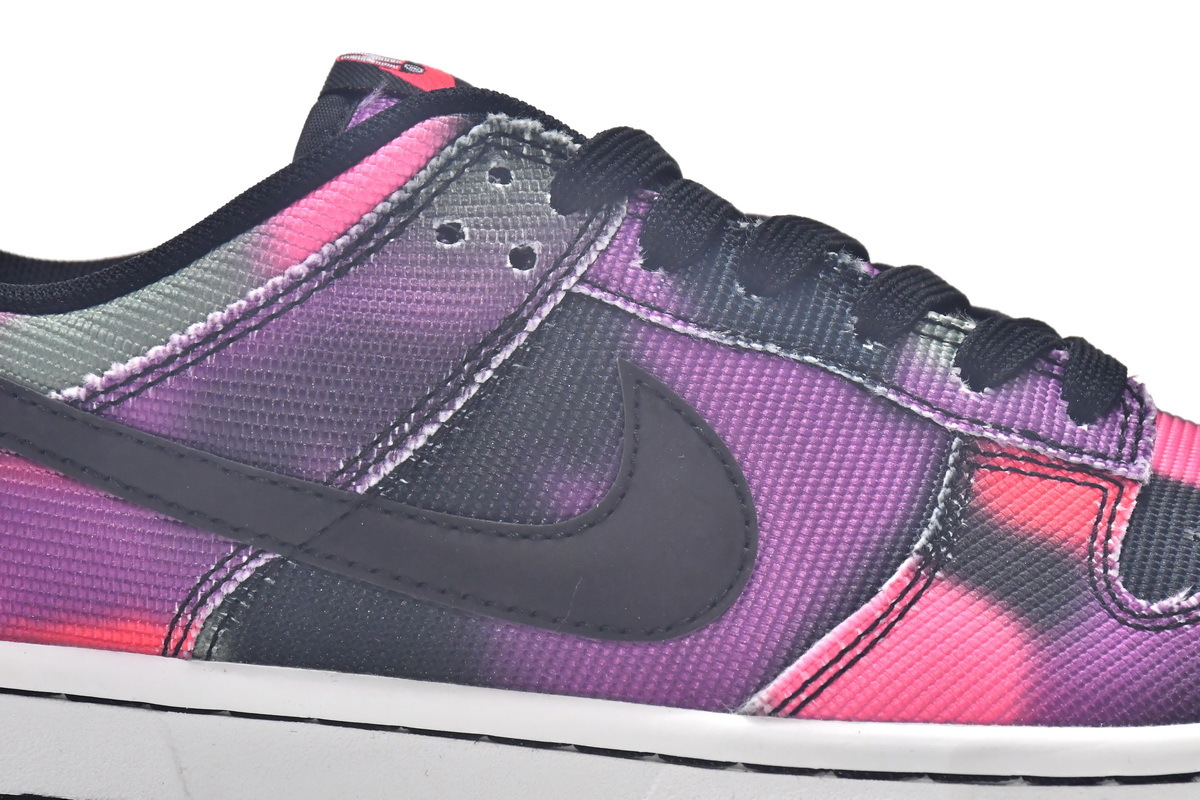 Nike Dunk Low Graffiti Pink