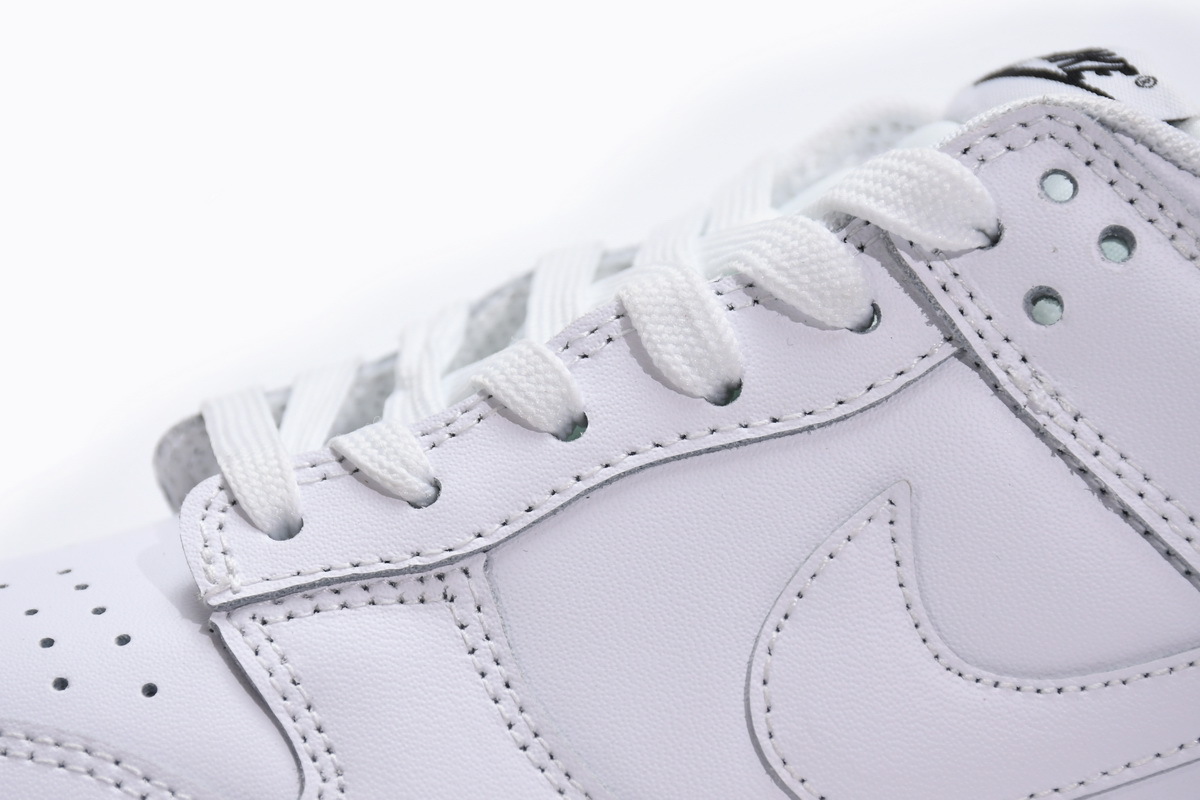 Nike Dunk Low Triple White (2021) (W)​