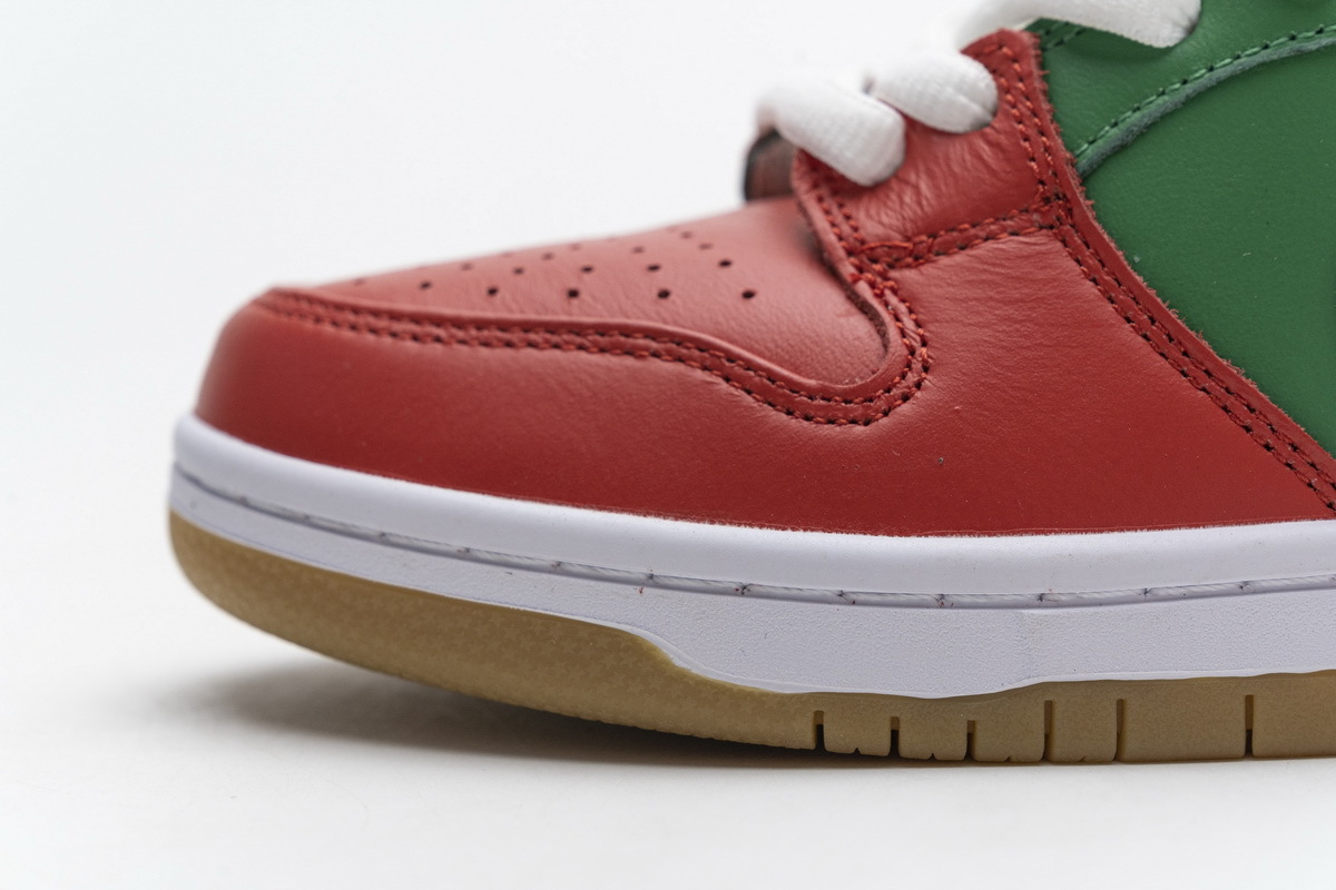 Nike SB Dunk Low 7 Eleven