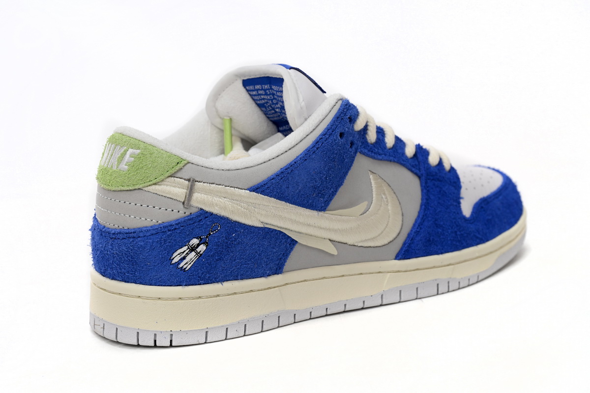 Nike SB Dunk Low Pro Fly Streetwear