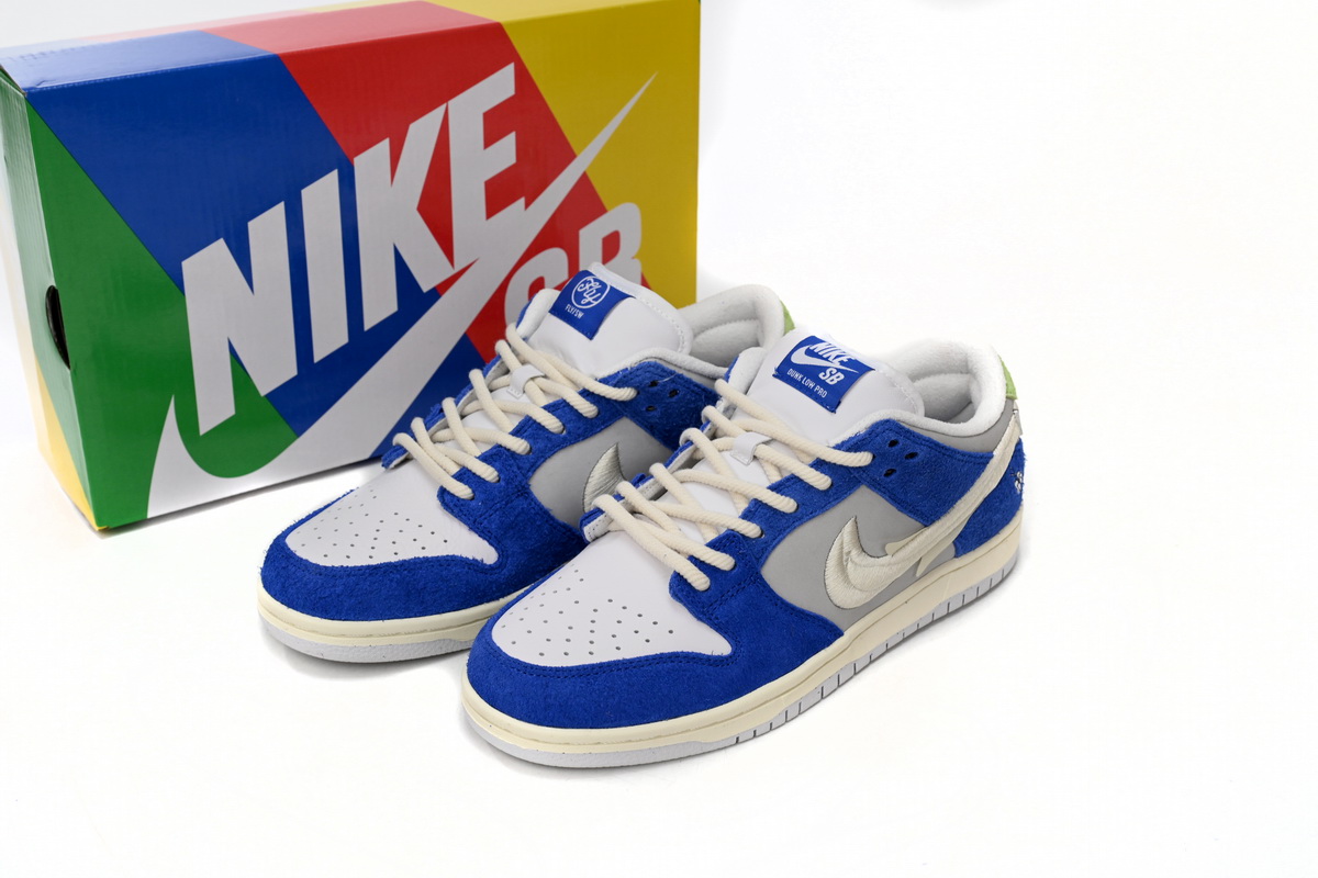 Nike SB Dunk Low Pro Fly Streetwear