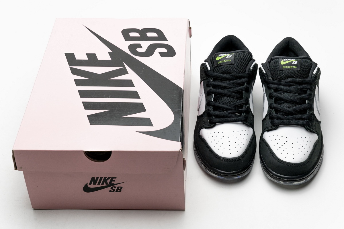 Nike SB Dunk Low Staple Panda Pigeon