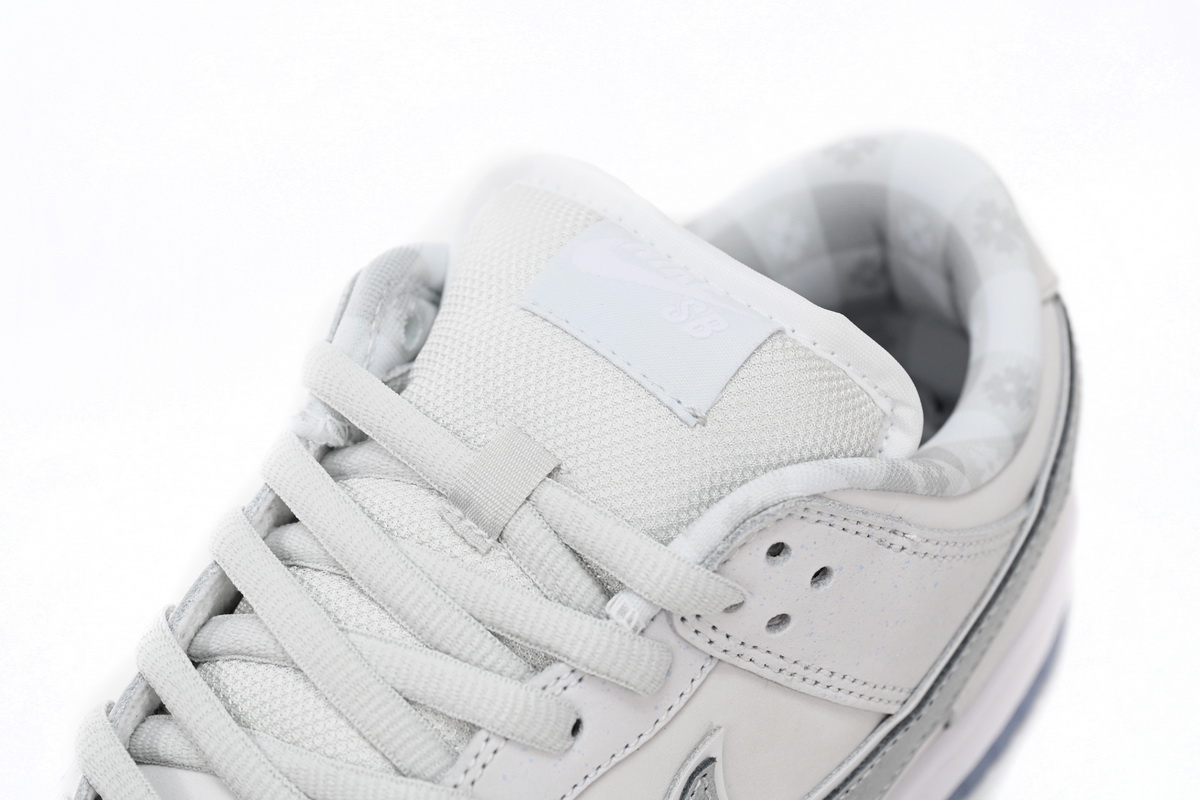 Nike SB Dunk Low White Lobster