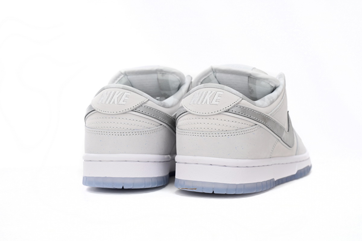 Nike SB Dunk Low White Lobster