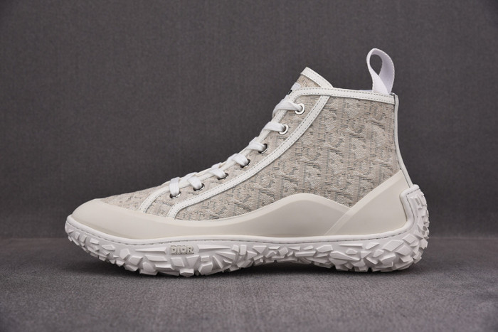 D10R B28 Oblique High Top Sneaker