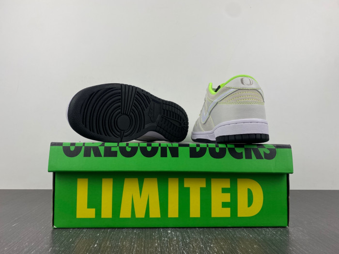 Nike Dunk Low University of Oregon PE (2023)FQ7260-001