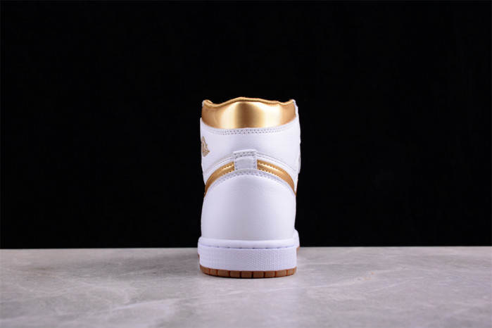 Air Jordan 1 High OG WMNS “Metallic Gold” FD2596-107