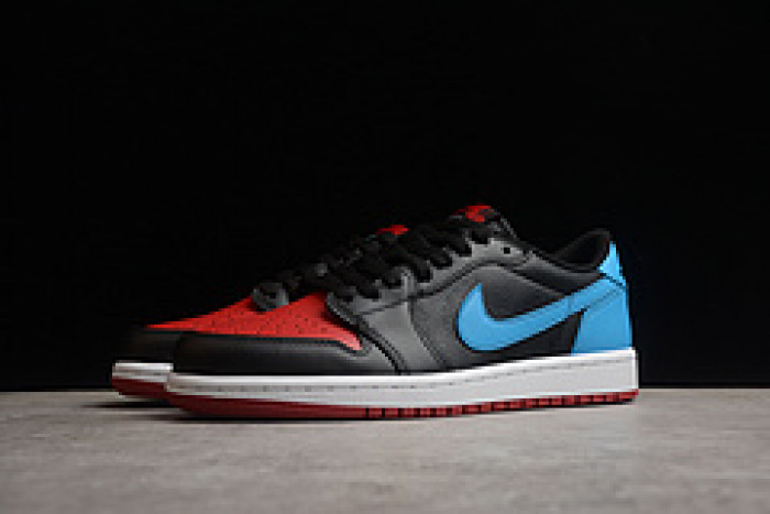 Air Jordan 1 Low OG WMNS UNC to Chicago CZ0775-046