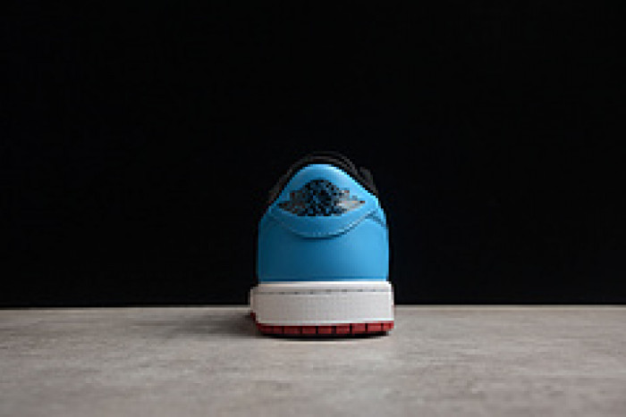 Air Jordan 1 Low OG WMNS UNC to Chicago CZ0775-046