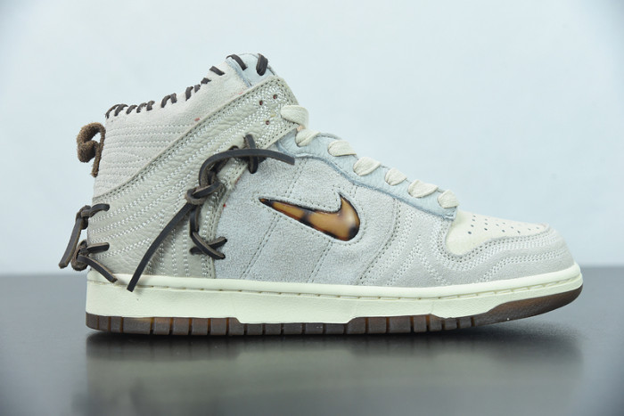 Bodega x Dunk High ‘Friends & Family’ – Nike – CZ8125-100