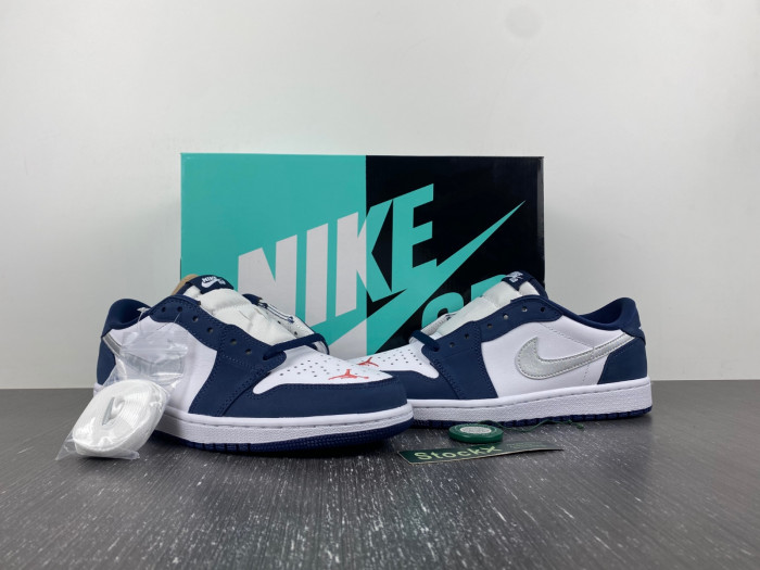 Jordan 1 Low SB Midnight Navy CJ7891-400