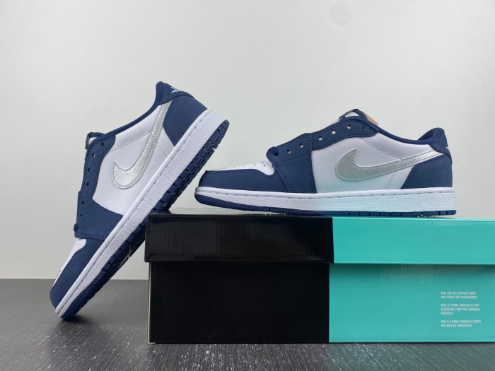 Jordan 1 Low SB Midnight Navy CJ7891-400