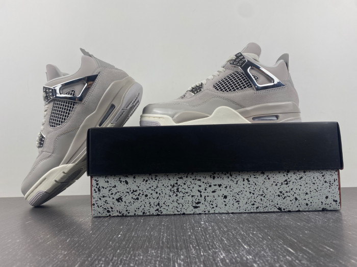 Jordan 4 Retro Frozen Moments AQ9129-001