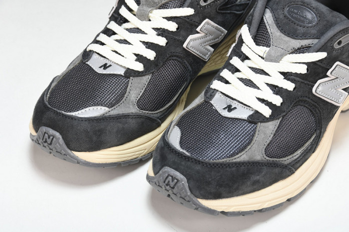 New Balance Q26 New Balance M2002RHO