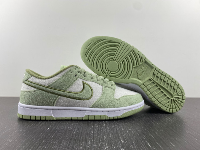 Nike Dunk Low SE Fleece Pack Honeydew (W) DQ7579-300