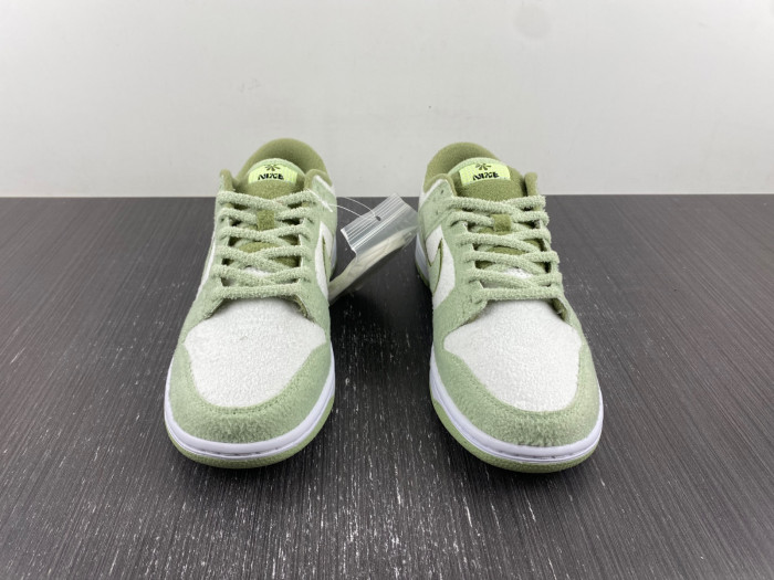 Nike Dunk Low SE Fleece Pack Honeydew (W) DQ7579-300