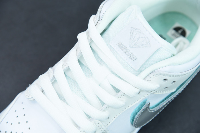 Nike SB Dunk Low Diamond Supply Co White Diamond BV1310-100