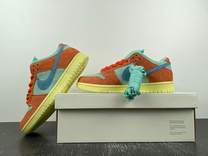 Nike SB Dunk Low Noise Aqua DV5429-800