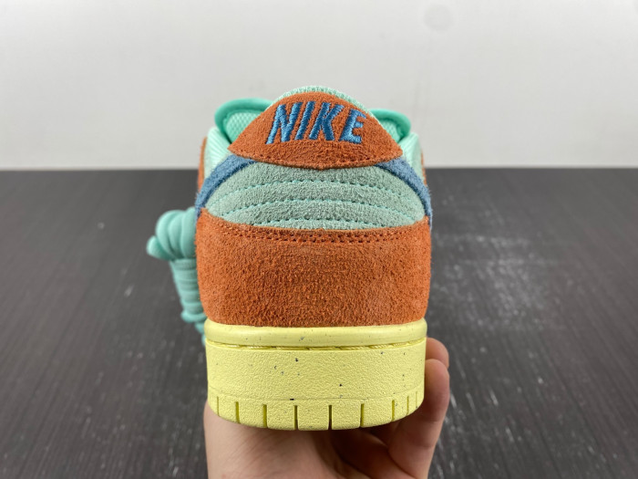 Nike SB Dunk Low Noise Aqua DV5429-800