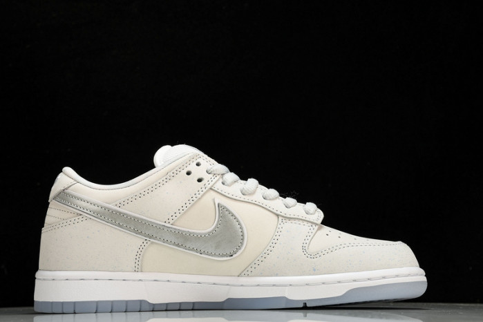 Nike SB Dunk Low White Lobster (Friends and Family) FD8776-100