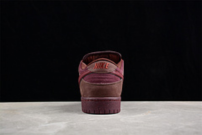 Nk SB Dunk Low Premium Valentine’s Day FN0619-600