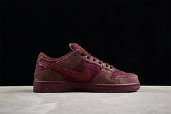 Nk SB Dunk Low Premium Valentine’s Day FN0619-600