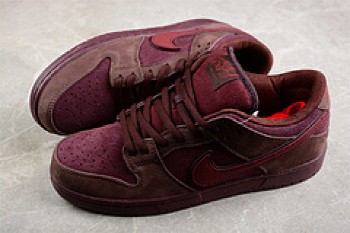 Nk SB Dunk Low Premium Valentine’s Day FN0619-600