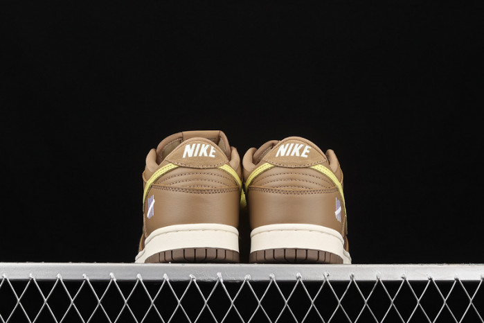 Undefeated X Dunk Low SP ‘Canteen’ – Nike – DH3061-200