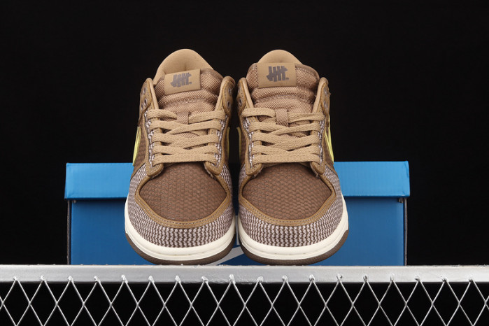 Undefeated X Dunk Low SP ‘Canteen’ – Nike – DH3061-200