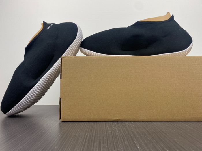 Yeezy Knit Runner ‘Sulfur’ Black With White – adidas – GW5354