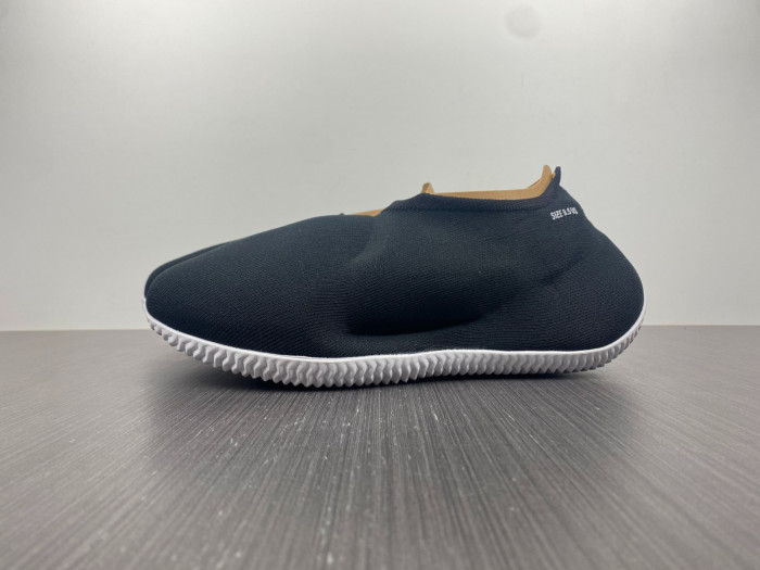 Yeezy Knit Runner ‘Sulfur’ Black With White – adidas – GW5354